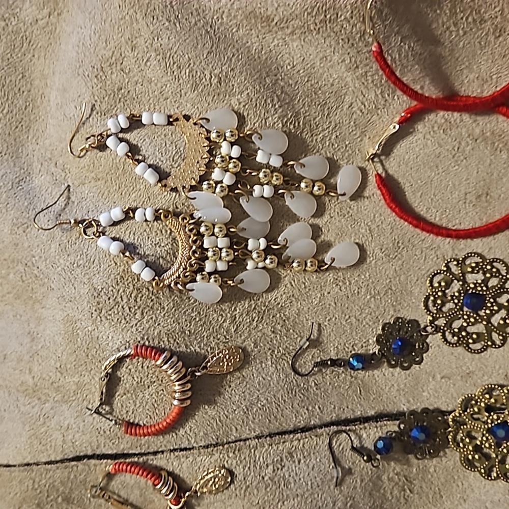 Earrings - Picture 3 of 5